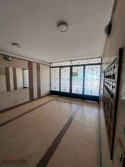 Office for rent 150m in Sheraton Housing, Abd El Hamid Badawi street, elevated ground floor, distinctive facade and sign hanging available