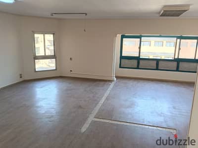 Office for rent 180m in the Ministers' Square, Sheraton Airport, Fourth floor, Front side, Elevator, 3 rooms and 3 receptions