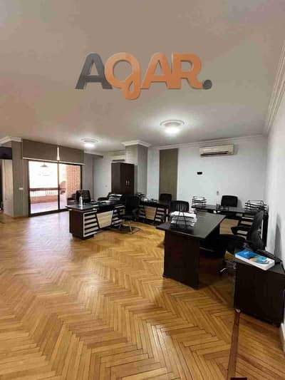 Office for rent with an area of 375 square meters in a modern administrative tower