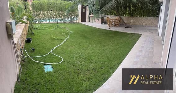 فيلا للإيجار في ريفر ووك – التجمع الأول | 440 متر | 4 نوم ماستر + غرفة مربية | أول سكن | تشطيب فاخر