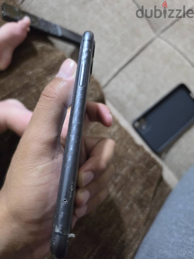 Apple - iPhone 11 4
