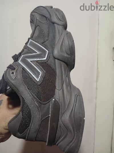 حذاء new balance 9060 مقاس ٤٣