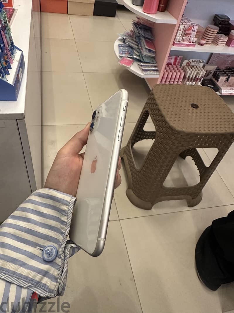 Apple - iPhone 11 4