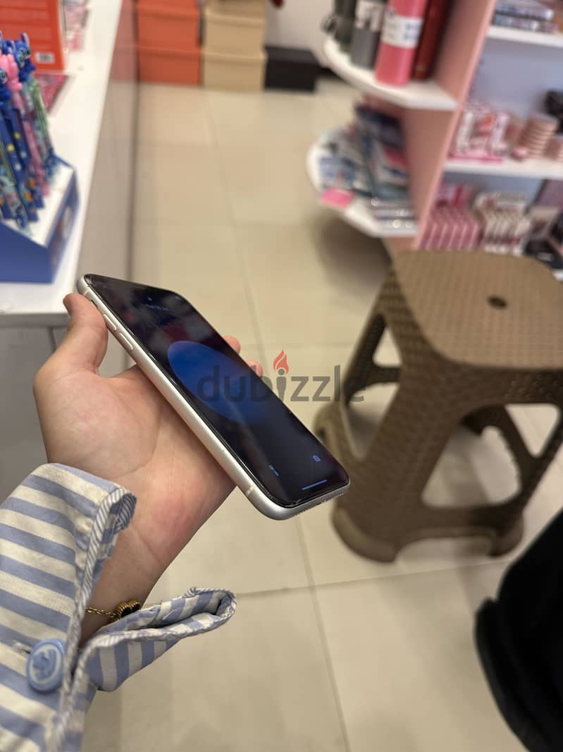 Apple - iPhone 11 5