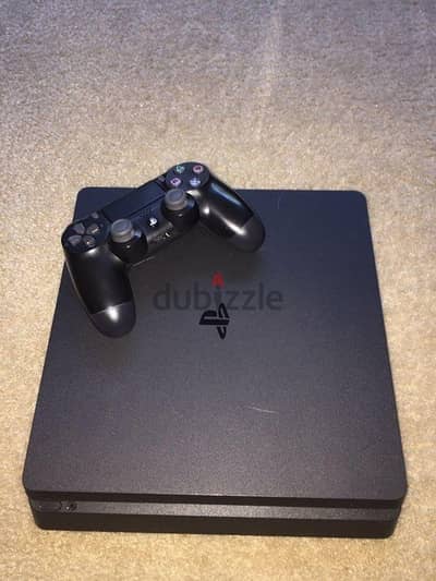playstation 4 used with 2 controllers
