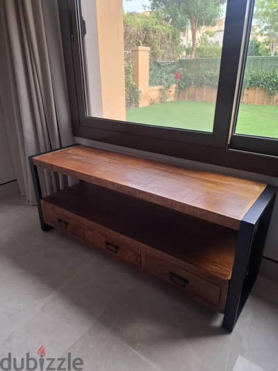 Beautiful TV Console – Solid Wood & Metal | 150 cm, Like New