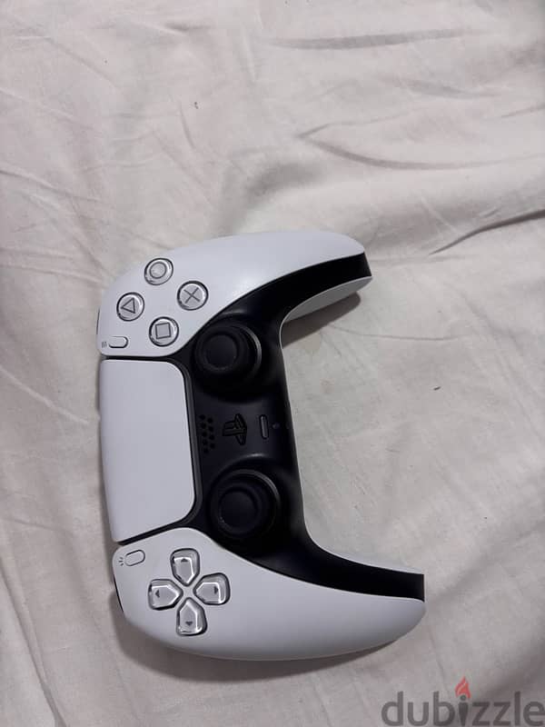 PS5 controller 1