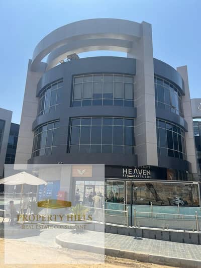 اخر محل للبيع امام الجامعه الامريكيه مباشره دور أرضي والسعر بالتقسيط