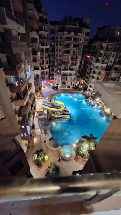 شقة فندقية بالفرش داخل منتجع فندقي علي البحر اول طريق الساحل الشمالي في شاطئ النخيل الاسكندرية