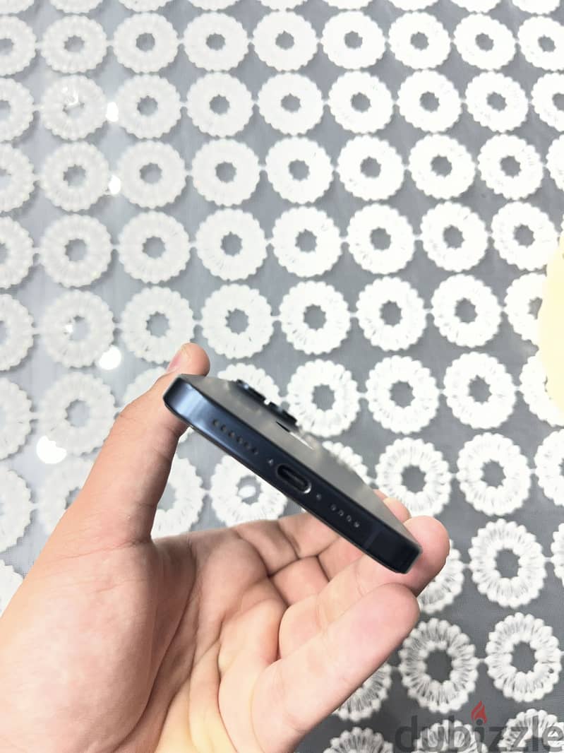 Apple - iPhone 15 Pro Max 3