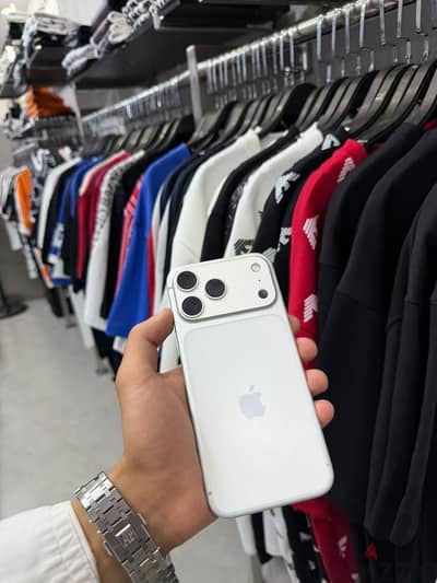 Apple - iPhone 17 Pro Max