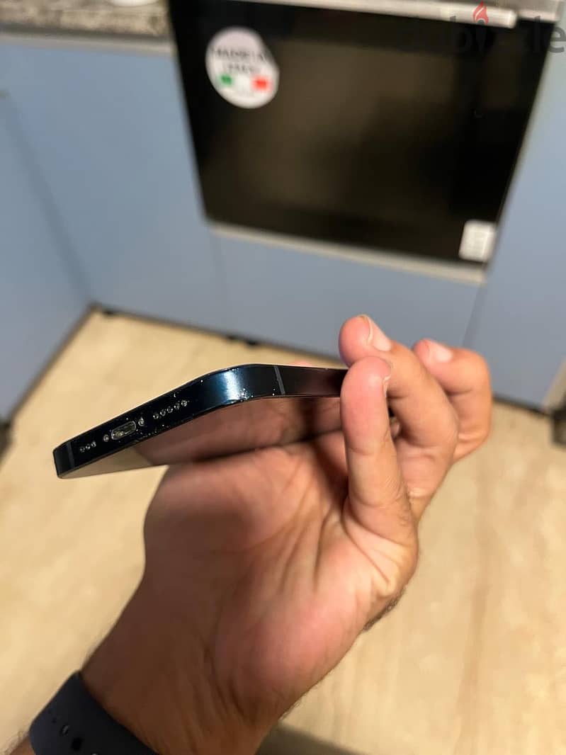 Apple - iPhone 13 9