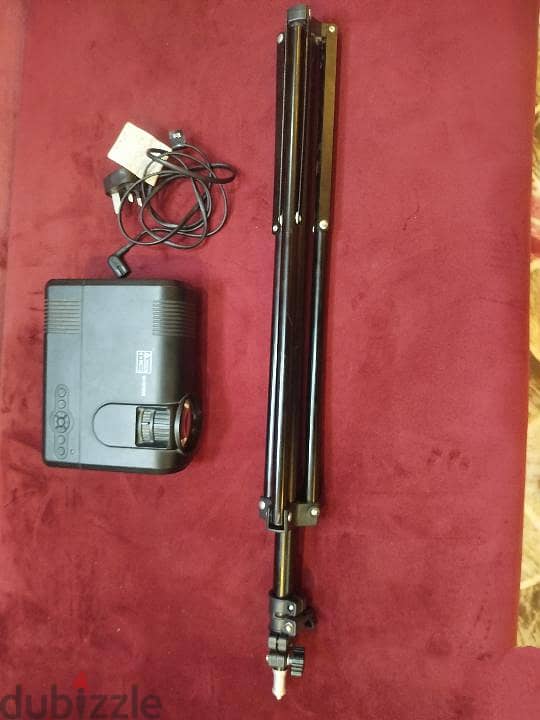 Projector L8 3
