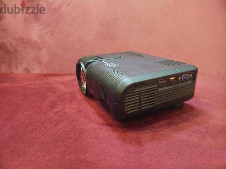 Projector L8 5