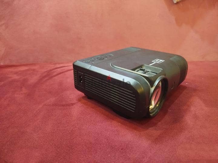 Projector L8 6