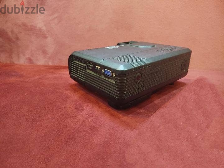 Projector L8 7