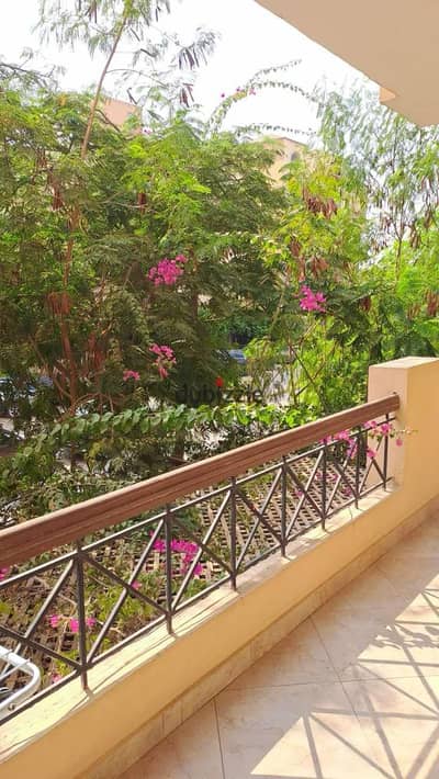 للبيع ب عمارات الجمان بالحى السابع  ١٩٥ م دور اول علوي أمامية اسانسير  تشطيب جيد  ٣ نوم منهم غرفة ماستر  ٢ حمام ريسبشن ٣ق  بالمطبخ
