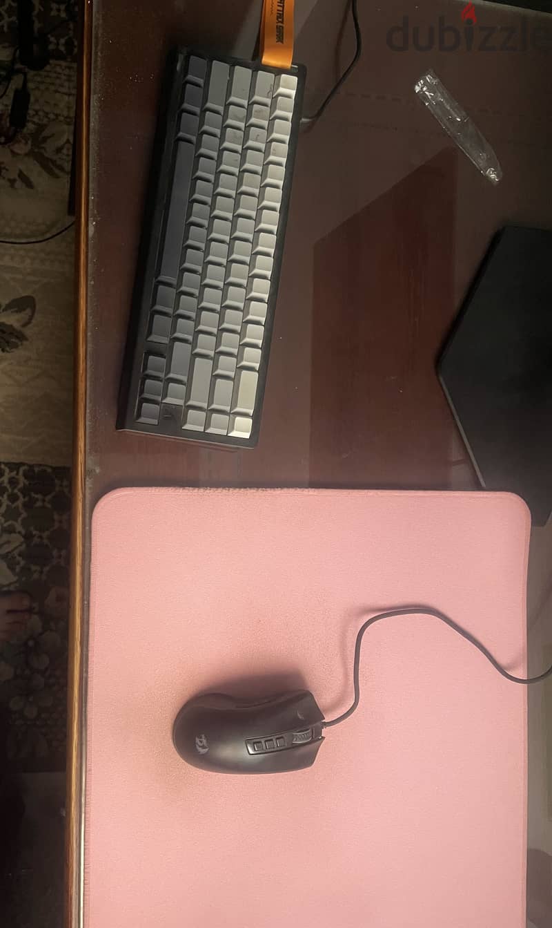 Razer strider quartz edition large mousepad 1
