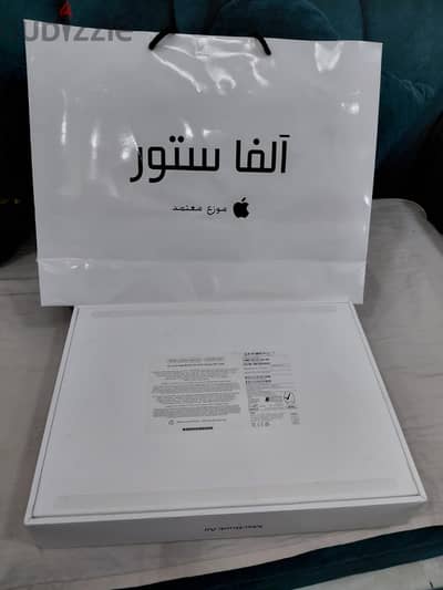 MacBook Air M3 15 inch Ram 16 New