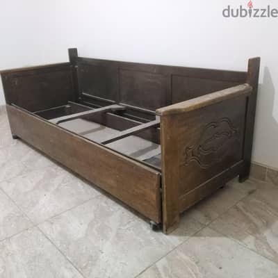 كنبة سرير