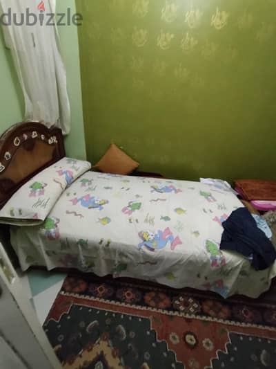 سريرين ومرتبه وترابيزة