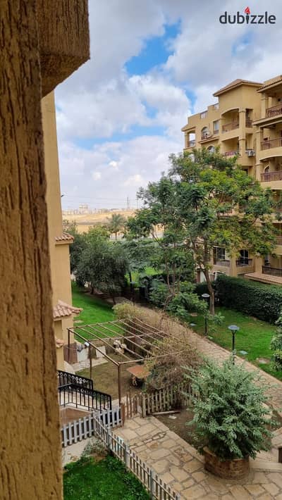 بمدينتي شقة ١٣٥ متر b1 للايجار ٣غرف وحمامين