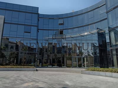 مكتب إداري مشطب بالكامل للبيع في كايرو بيزنس بارك القاهره الجديده Cairo business park New Cairo
