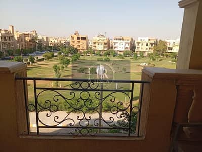 للبيع فى ارقى مناطق التجمع الخامس بحى جنوب الاكاديميه بالقرب من كايرو فيستيفال و الداون تاون و التسعين الشمالى