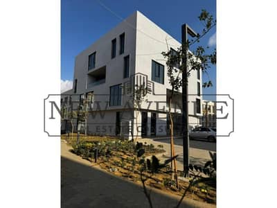 مبني ٧٤٢ متر2 للإيجار في أوه ويست بيزنس ديستريكت اكتوبر Owest  business district October