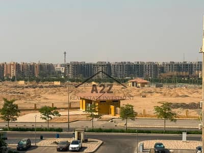 باطلالة مميزة جدا على نادى مدينتى اتجاه بحرى صريح 96 متر البى 7 تشطيب الترا سوبر لوكس استلام فورى اول سكن