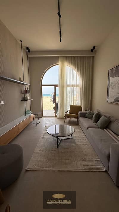 فرصه استثماريه _ Cabana فندقيه صف اول علي البحر جاهزه للتأجير بعائد دولاري +متشطبه ومفروشه بالكامل فندق عالمي بإدارة Campbell Gray في The Med