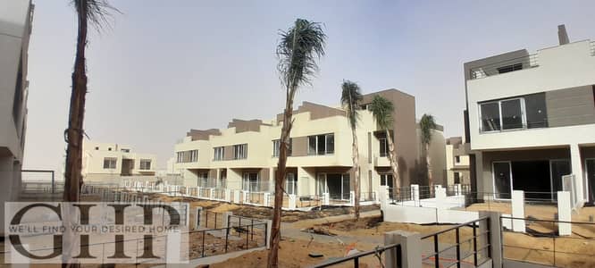 تاون هاوس 224م بموقع مميز للبيع في بالم هيلز التجمع الخامس Palm Hills New Cairo