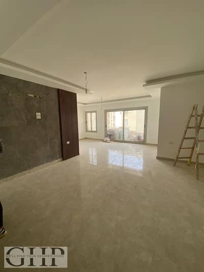 شقة متشطبة للبيع في بالم هيلز التجمع الخامس على لاجون فيو السعر قابل للتفاوض Palm Hills New Cairo
