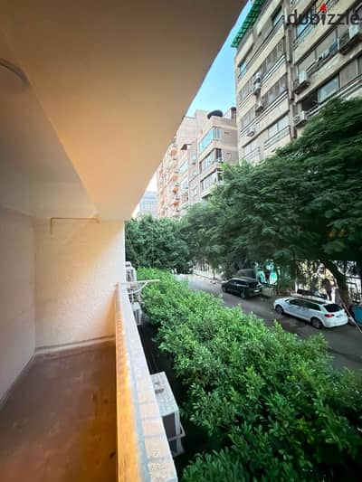 شقه 130م للبيع خلف مسجد مصطفي محمود في المهندسين