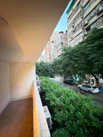 شقه 130م للبيع خلف مسجد مصطفي محمود في المهندسين