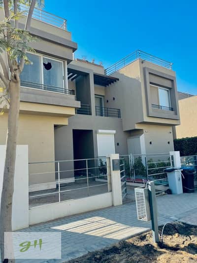 Under Market Price Twin House 300m for sale Ready to move in Palm Hills New Cairo