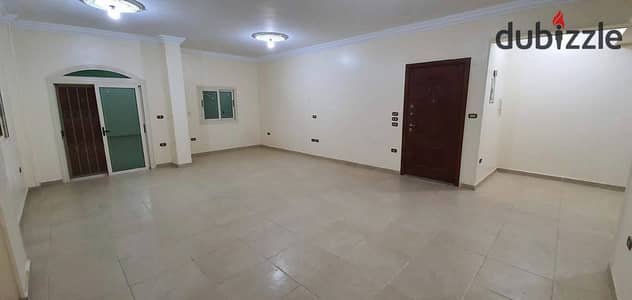 شقه للايجار بالمطبخ بمنطقه الياسمين ٨ فيلات داخله صريحه من شاريه التسعين الشمالي امام ستاد بتروسبورت و مدرسه صلاح الدين