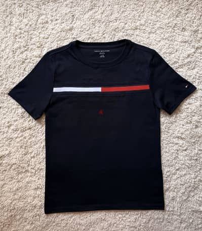 تيشرت tommy hilfiger original / اولادي مقاس (12-14) عام / جديد