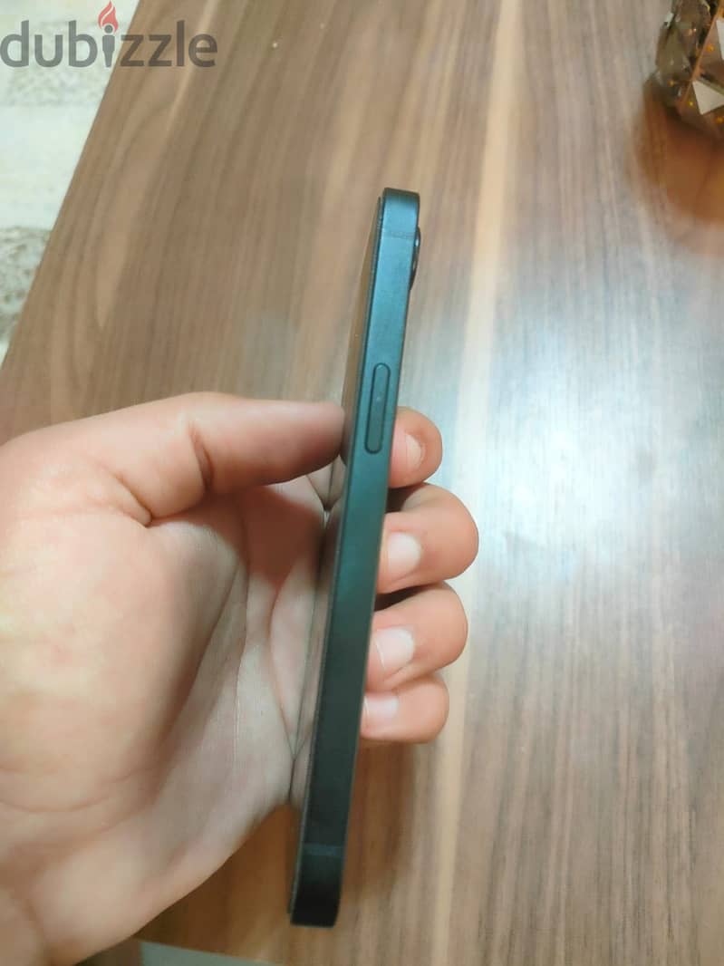 Apple - iPhone 16e 1