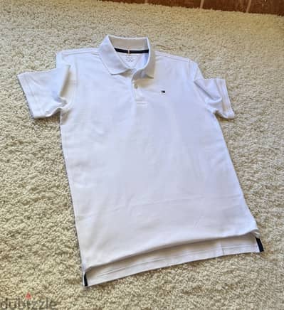 تيشرت tommy hilfiger original / مناسب للاولاد مقاس (12-14) عام / جديد