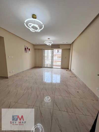 Pay 4,600,000 and take possession of a 116-square-meter apartment in Madinaty’s newest phase, B12. It is a prime fourth-floor unit featuring a garden