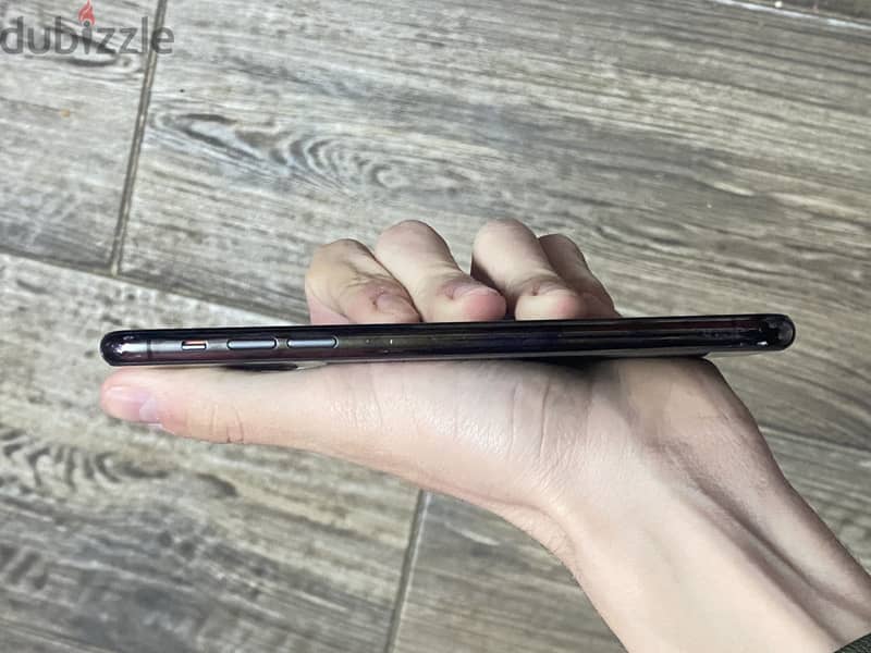 Apple - iPhone 11 Pro Max 2