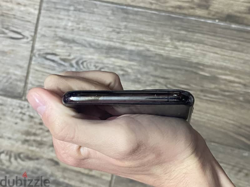 Apple - iPhone 11 Pro Max 4