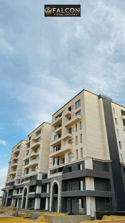 Receive your apartment immediately, directly on the Green River and the tourist promenade, opposite the Diplomatic Quarter and the Embassy District in