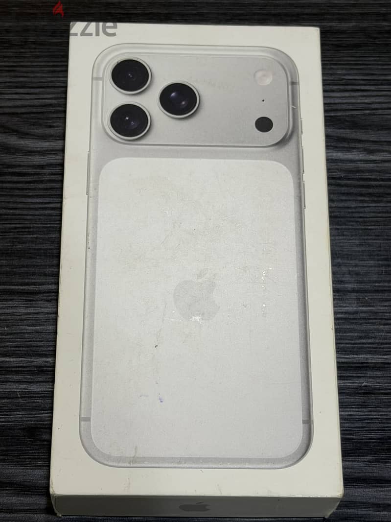 Apple - iPhone 17 Pro Max 1