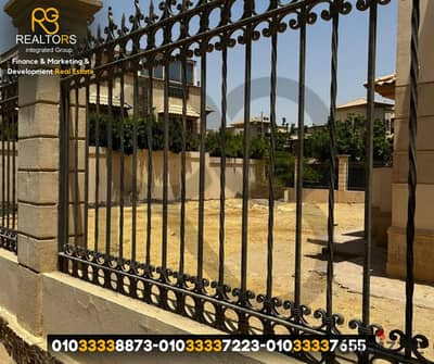 فيلا مستقله للبيع 775م كمبوند رويال سيتي تسهيلات 7 سنوات موقع مميز Royal City