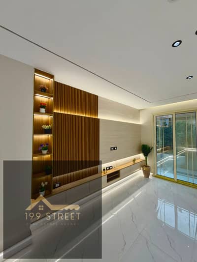Apartment for sale in Hadayek Al-Ahram; "Super Lux" finish, never before occupied. Located next to Gate 2. Front-facing apartment. Prime location near