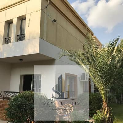 متاح ڤيلا مفروشه للايجار في مدينه الرحاب نموذج C لوكيشن مميز جدا بجوار جميع الخدمات مول 1 والسوق القديم تشطيبات خاصه وبسعر لقطه