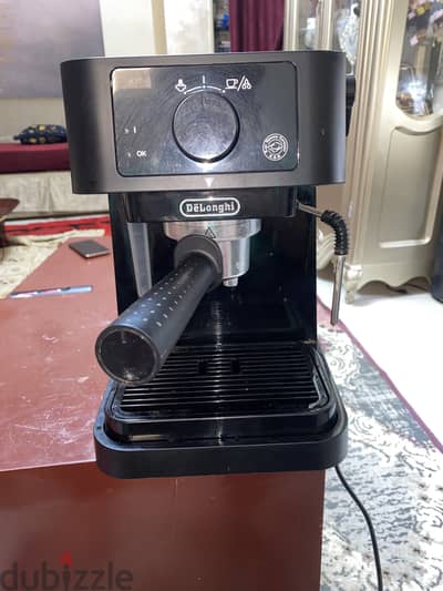 ماكينة اسبريسو Delonghi استعمال خفيف للبيع
