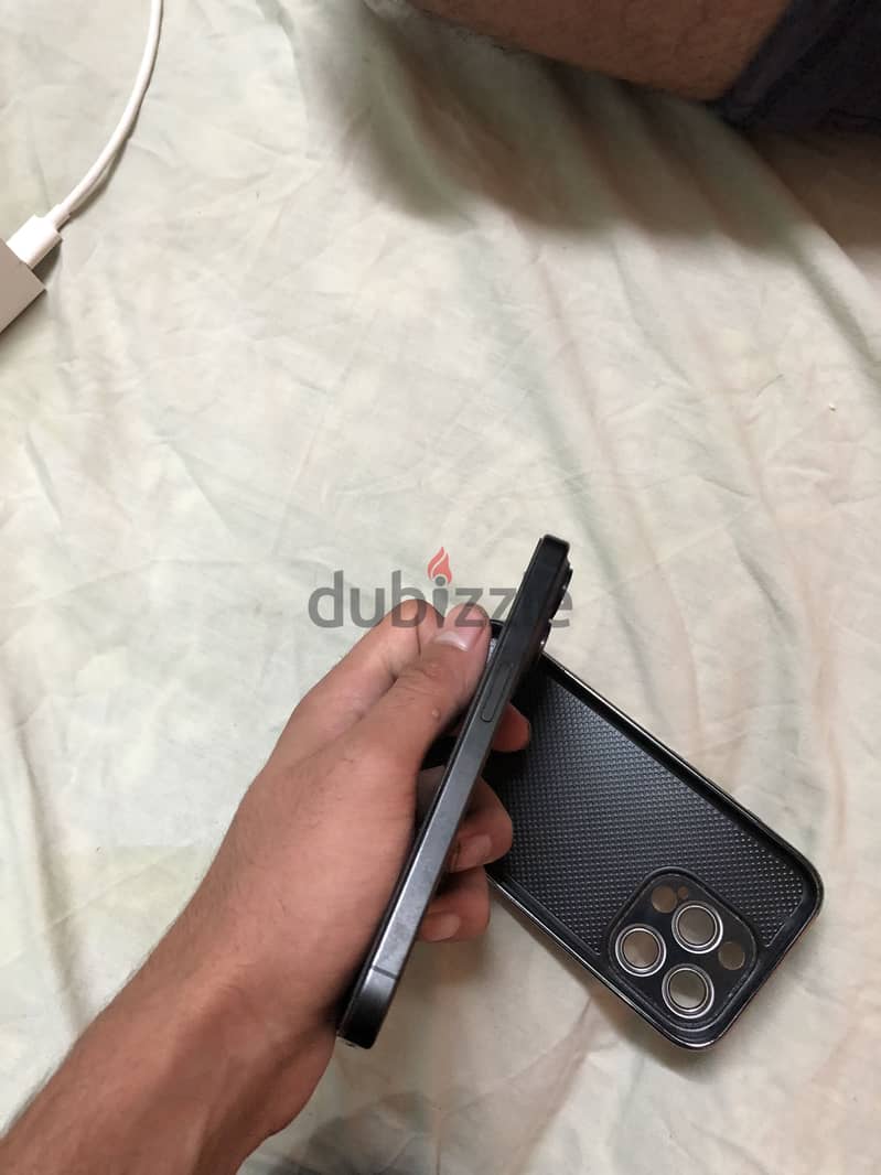 Apple - iPhone 15 Pro 3
